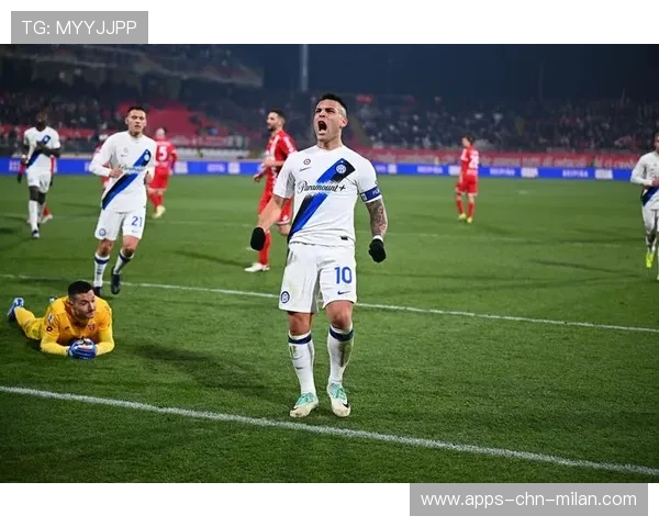 劳塔罗飞身铲射成经典瞬间,足球场上的传奇 劳塔罗飞身铲射成经典瞬间,足球场上的传奇