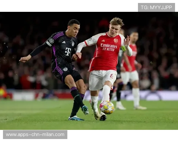 英超阿森纳锋线配合默契,防守端表现同样出色