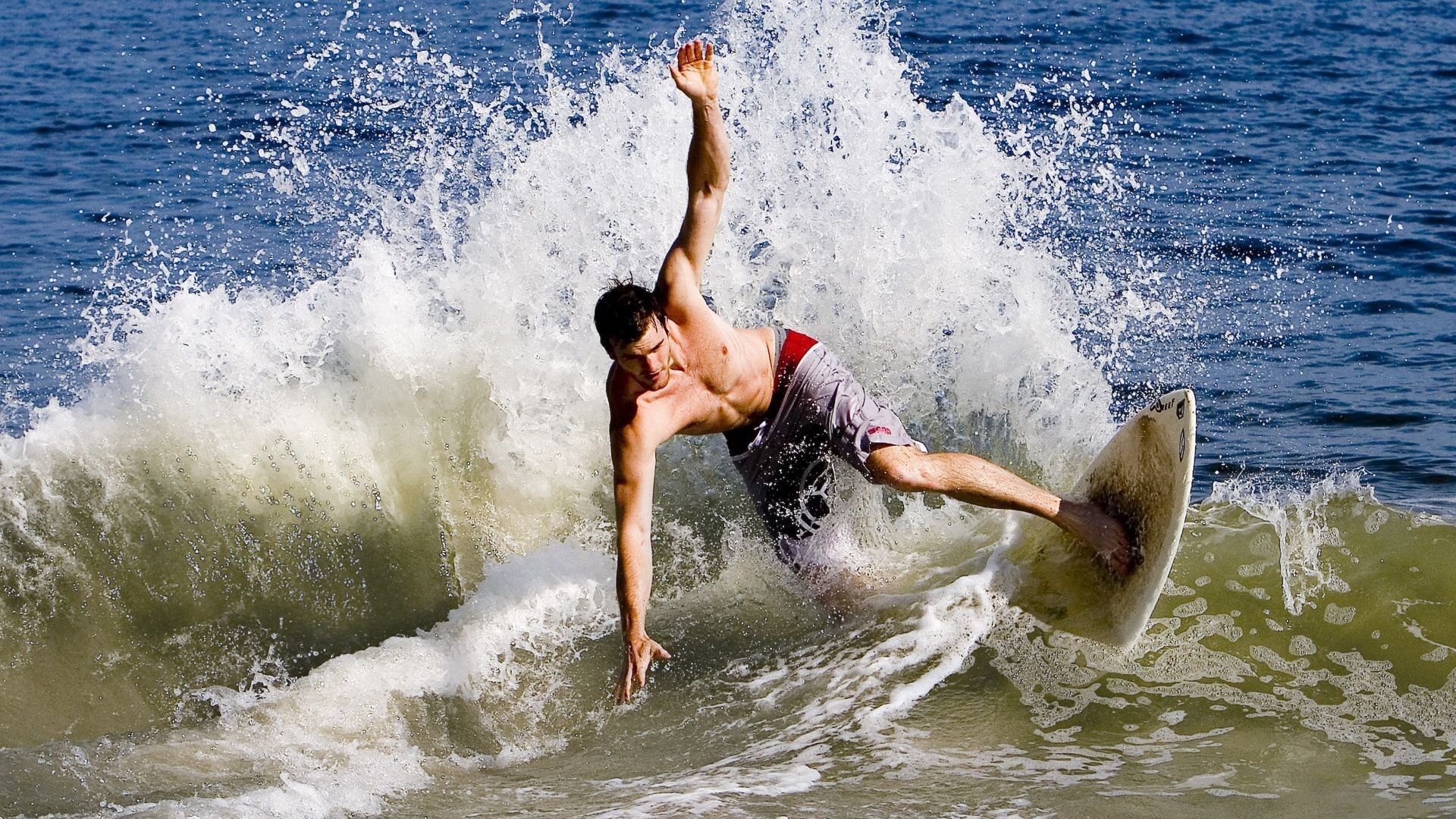 体育新闻中心通报全民健身器材产品检测结果与评级，全民健身体育器材种类